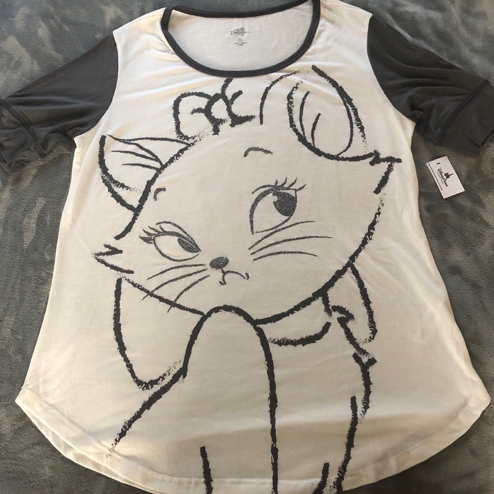 🎀Disney’s Marie Blouse🎀